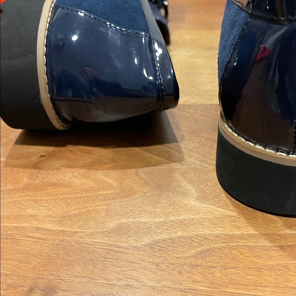 Donald Pliner Women Clio Loafer - Picture 13 of 14